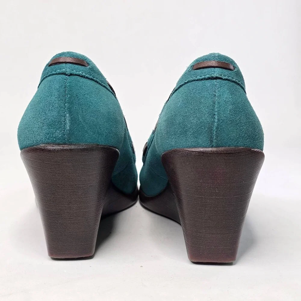 BC Footwear Teal Suede Floral Embroidered Wedge Moccasin Pumps Women's Size 7